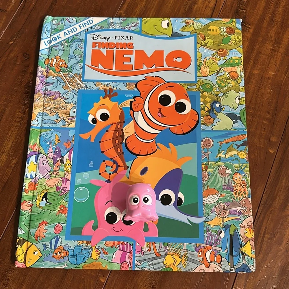 Disney Pixar Finding Nemo 2003 Look & Find Book + Pearl Figure